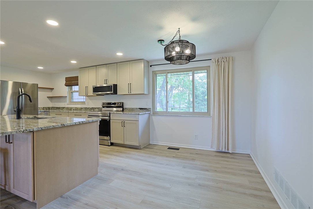 3573 Kemp Road Beavercreek, OH 45431 - Photo 6 of 37