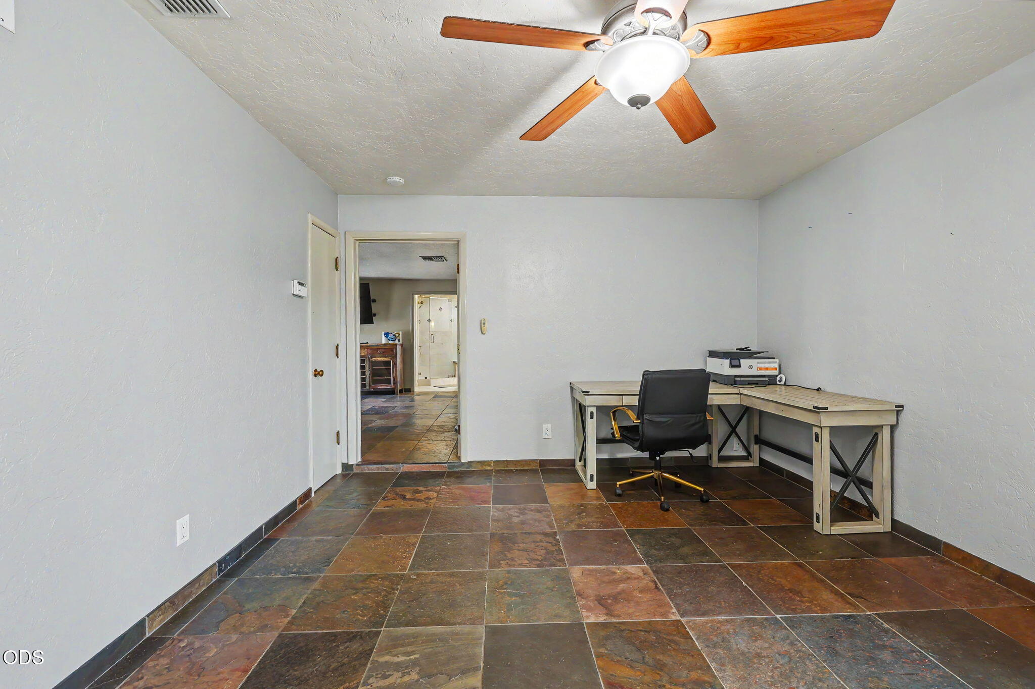 2639 Hillcrest Road Medford, OR 97504 - Photo 17 of 44