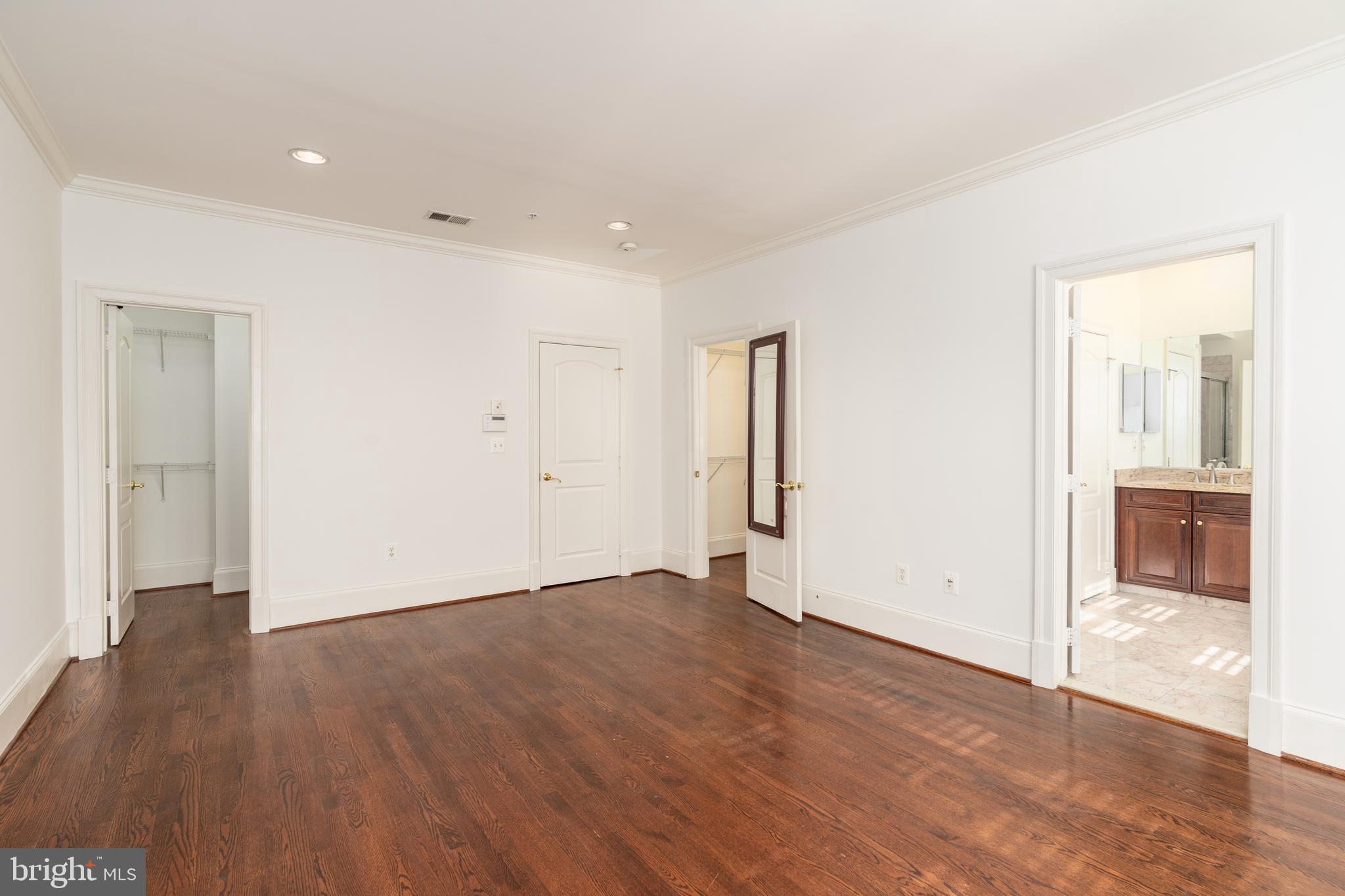 720 Carpenter Road Alexandria, VA 22314 - Photo 17 of 31 Primary bedroom