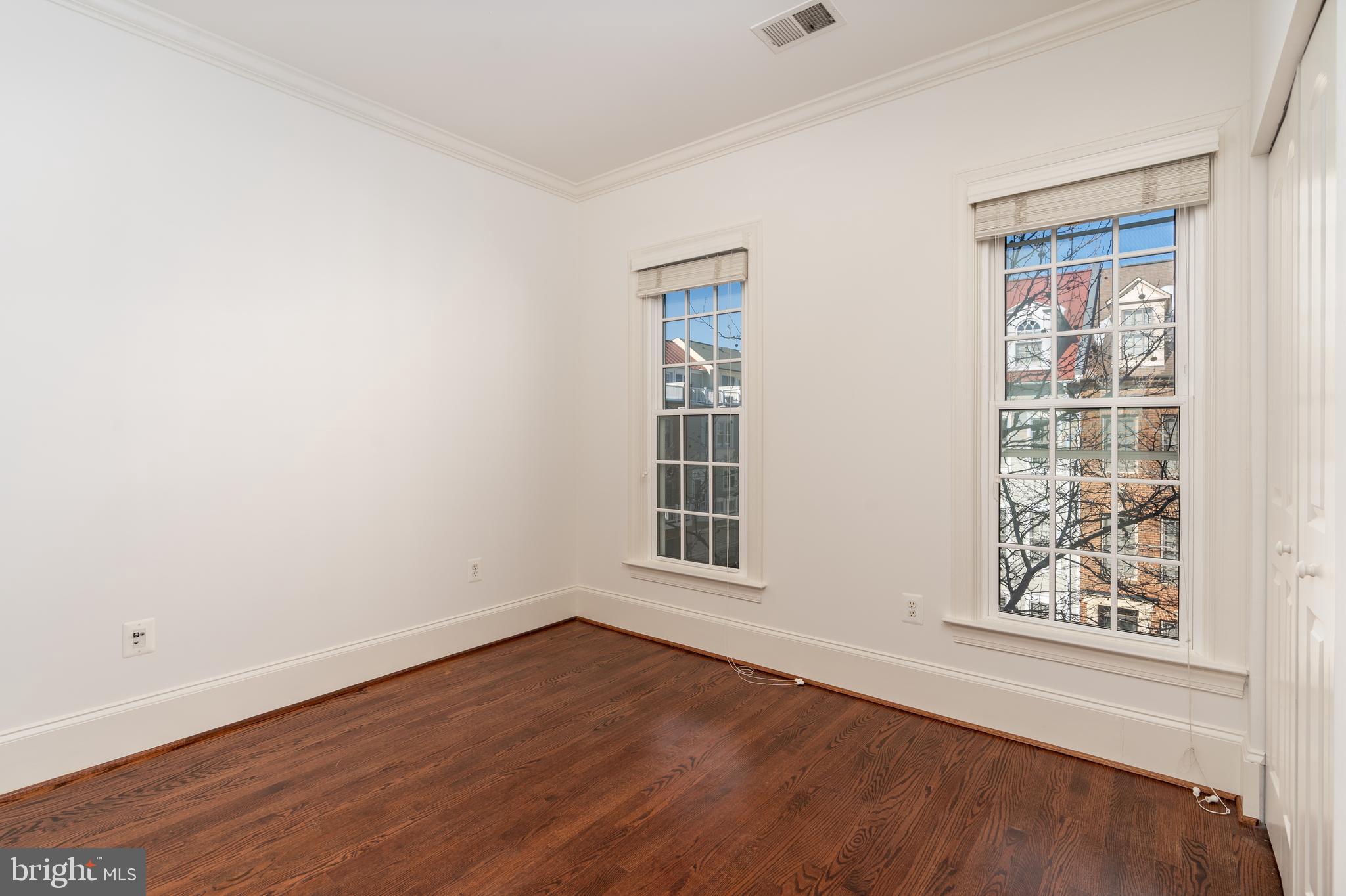 720 Carpenter Road Alexandria, VA 22314 - Photo 21 of 31 Bedroom 2