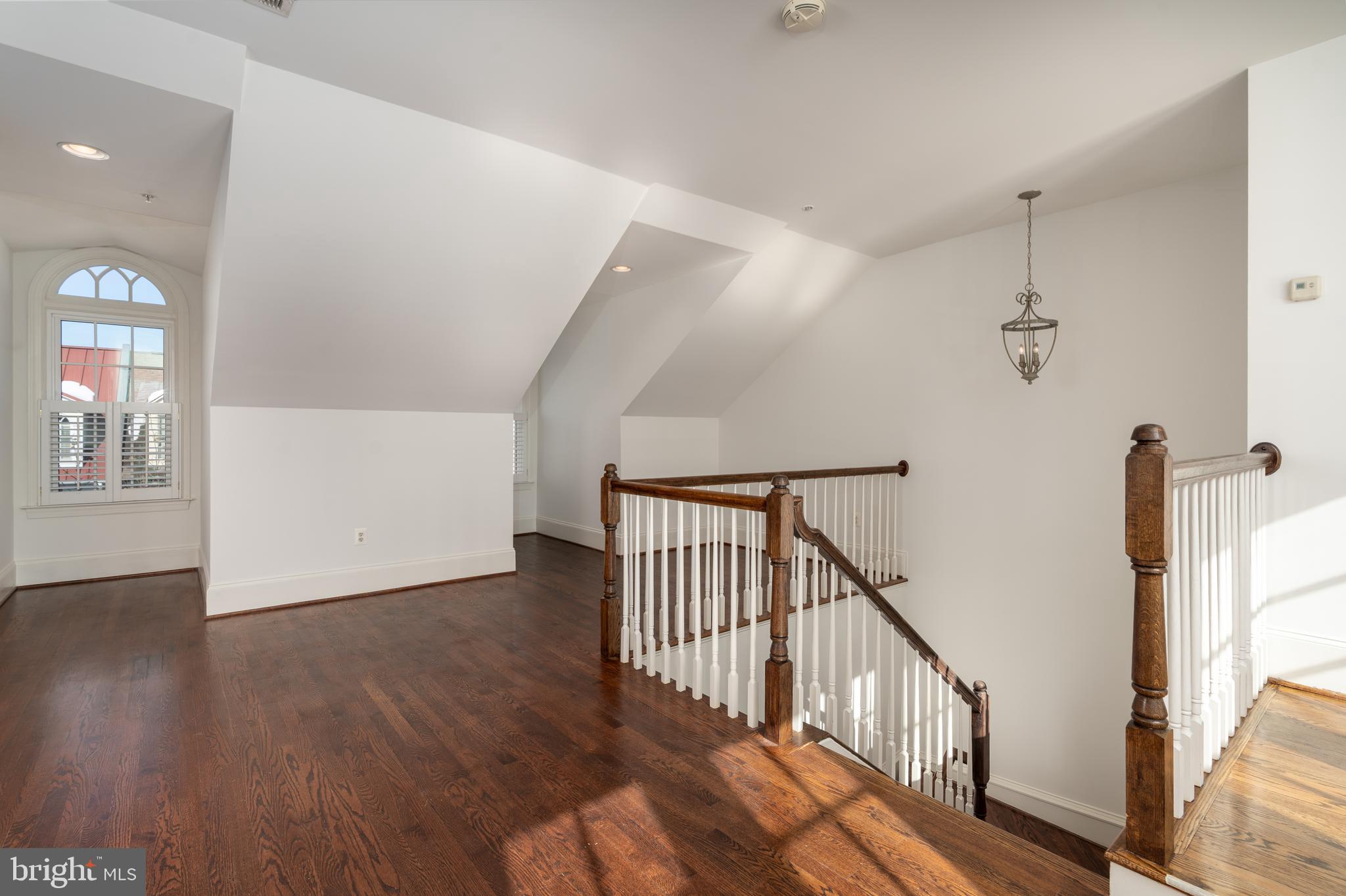720 Carpenter Road Alexandria, VA 22314 - Photo 25 of 31 Upper level rec room