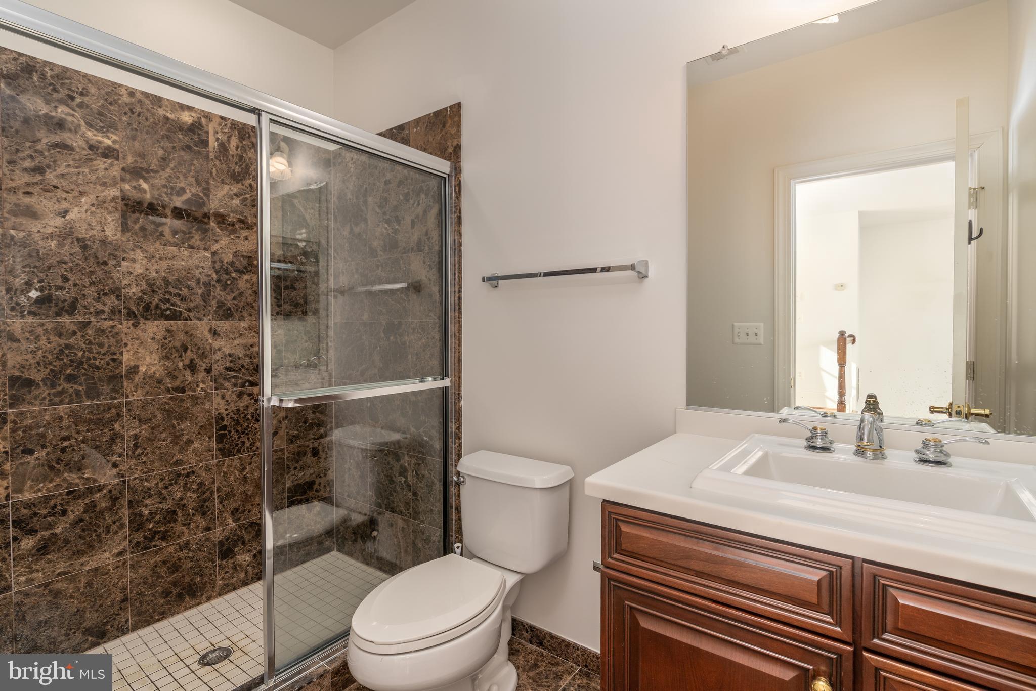 720 Carpenter Road Alexandria, VA 22314 - Photo 28 of 31 Full bath 3