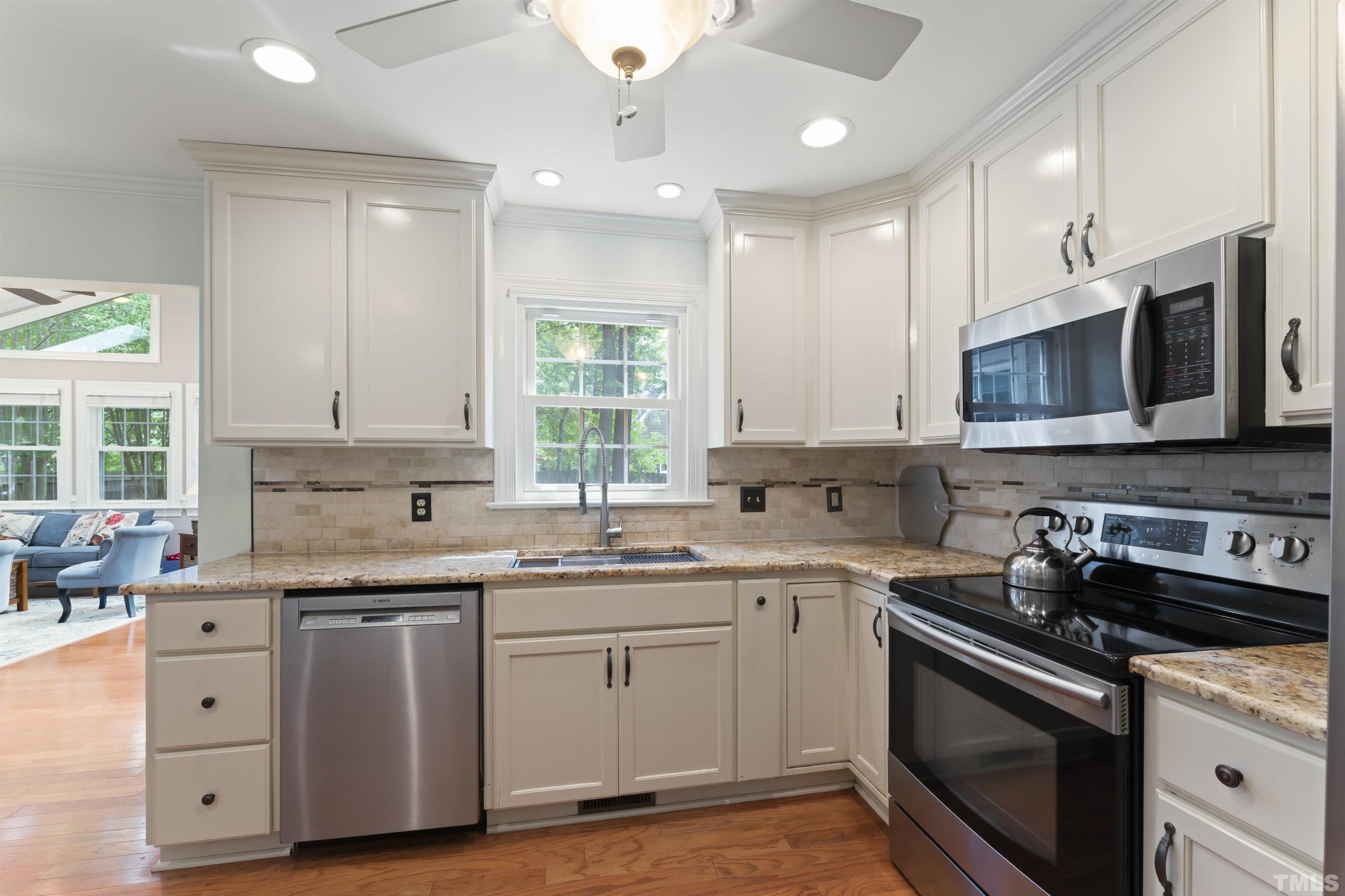 101 Vicksburg Drive Cary, NC 27513 - Photo 13 of 39