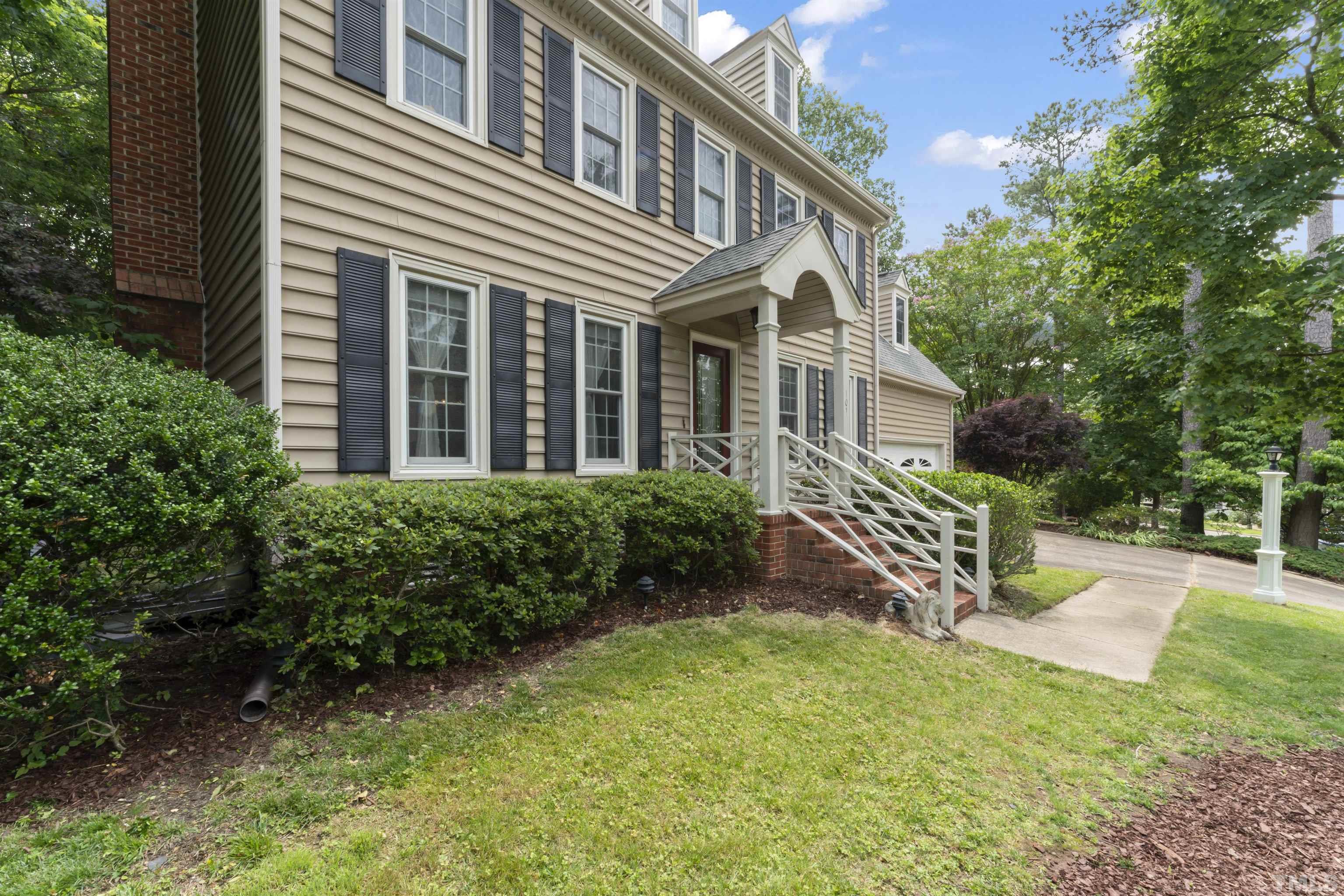 101 Vicksburg Drive Cary, NC 27513 - Photo 3 of 39