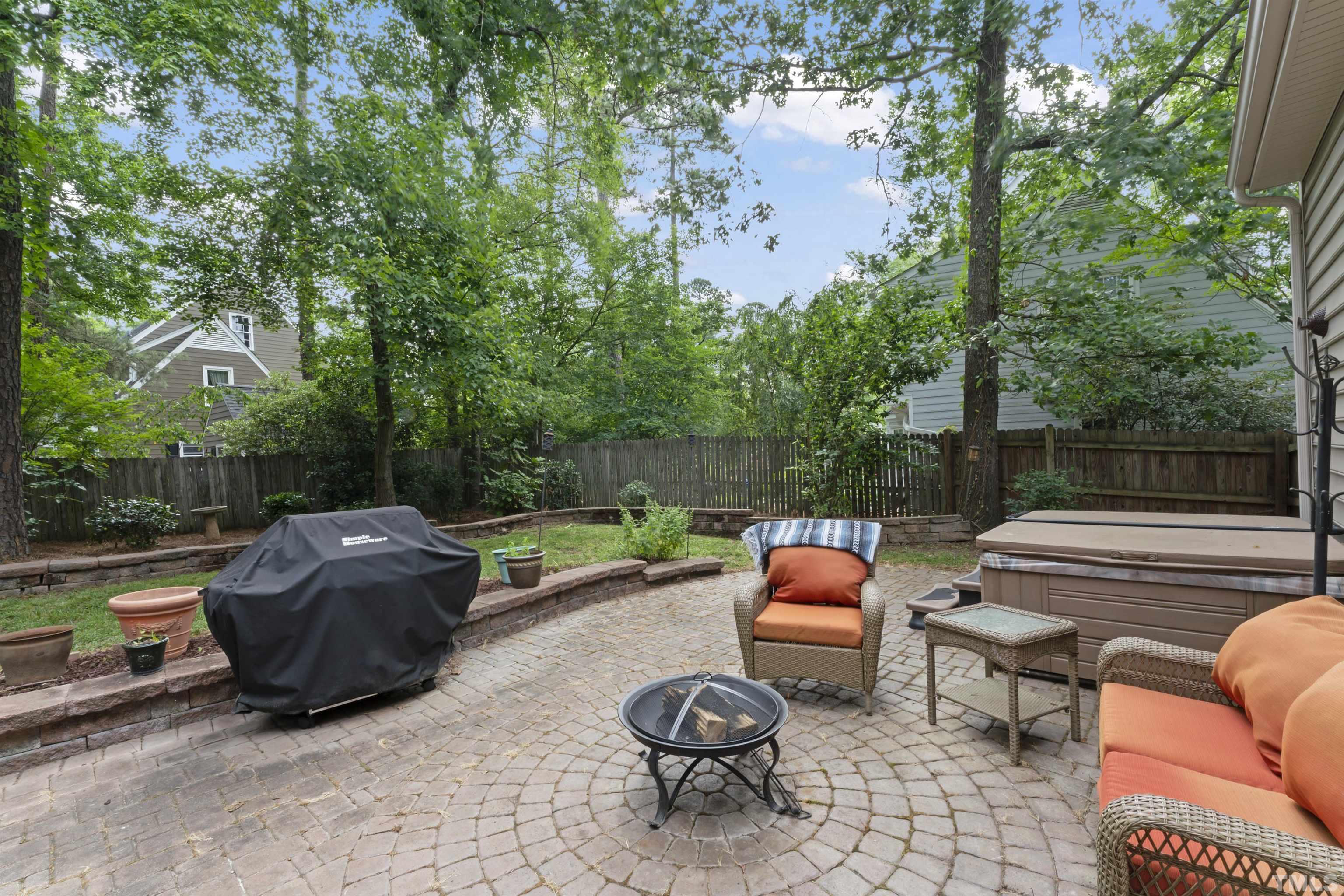 101 Vicksburg Drive Cary, NC 27513 - Photo 7 of 39