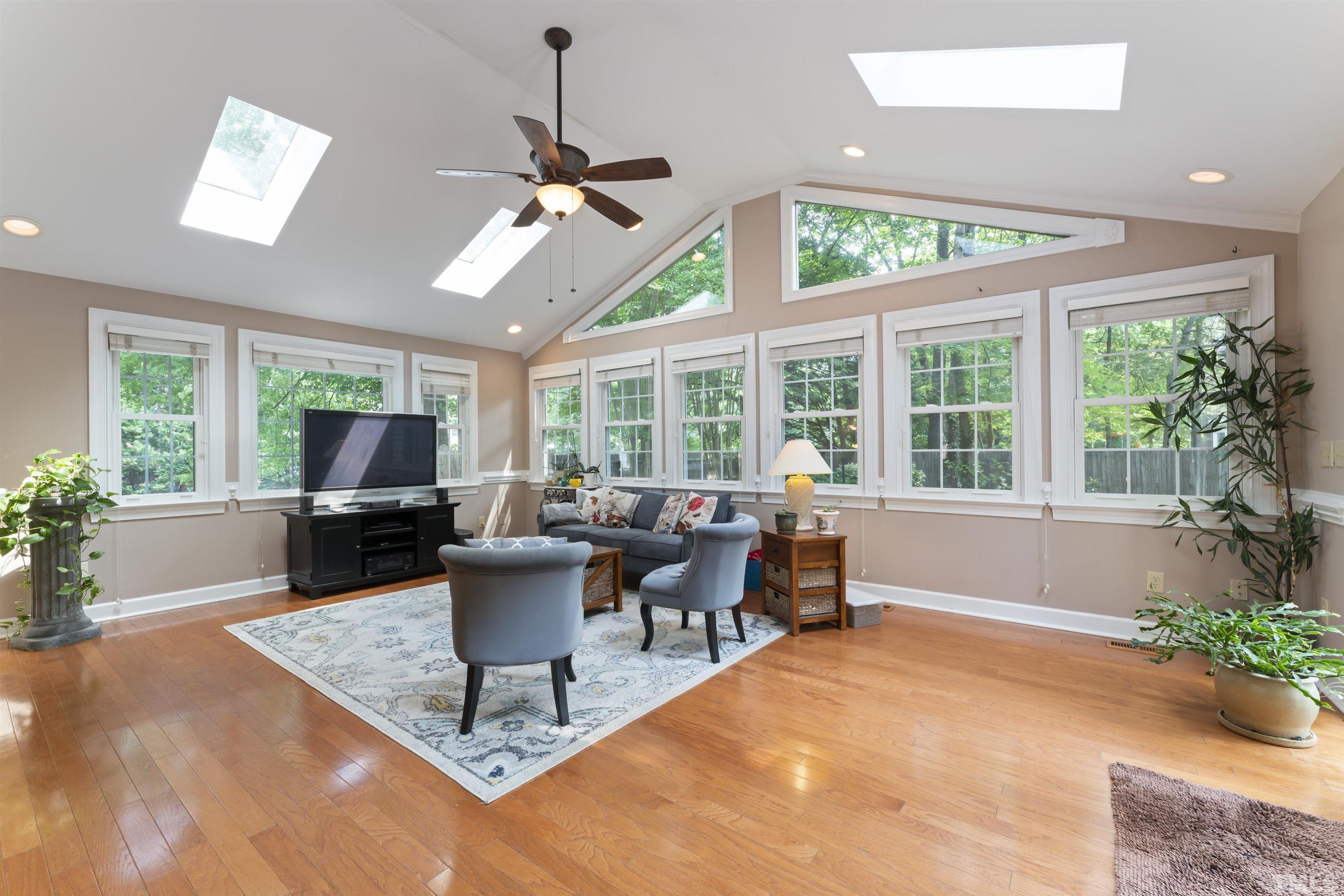 101 Vicksburg Drive Cary, NC 27513 - Photo 10 of 39