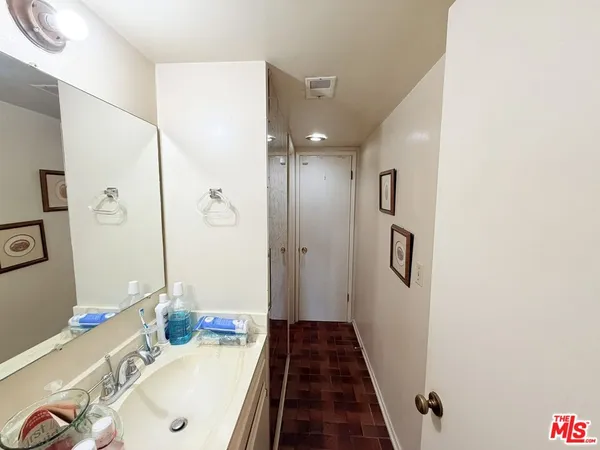 $1,499,900 | 3001 St Albans Drive, Los Alamitos, CA 90720