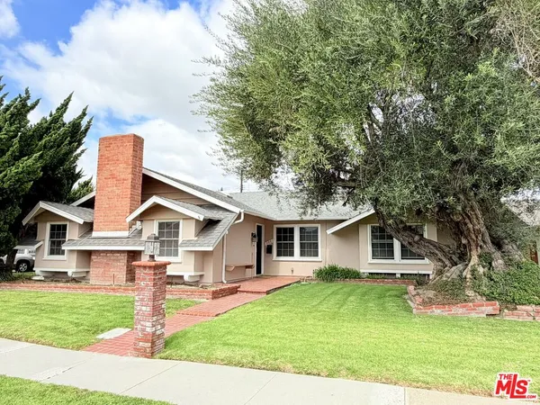 $1,499,900 | 3001 St Albans Drive, Los Alamitos, CA 90720