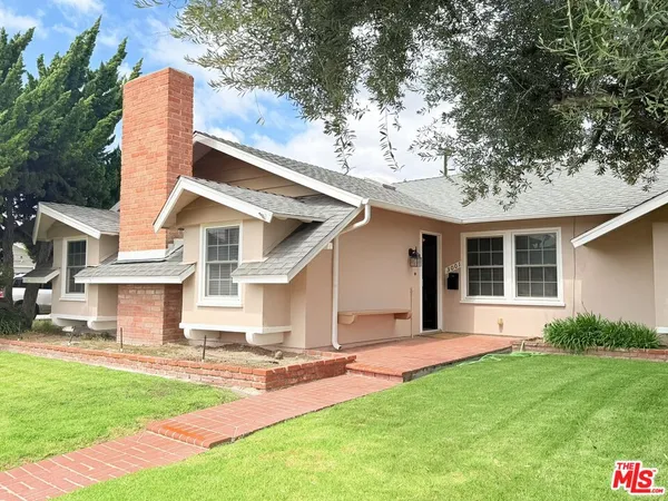 $1,499,900 | 3001 St Albans Drive, Los Alamitos, CA 90720