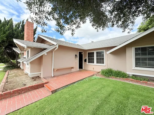 $1,499,900 | 3001 St Albans Drive, Los Alamitos, CA 90720