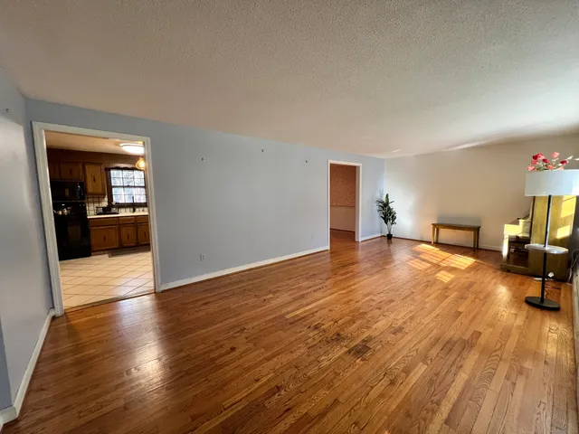 $3,200 | 12 Hilltop Drive, Canton, CT 06019