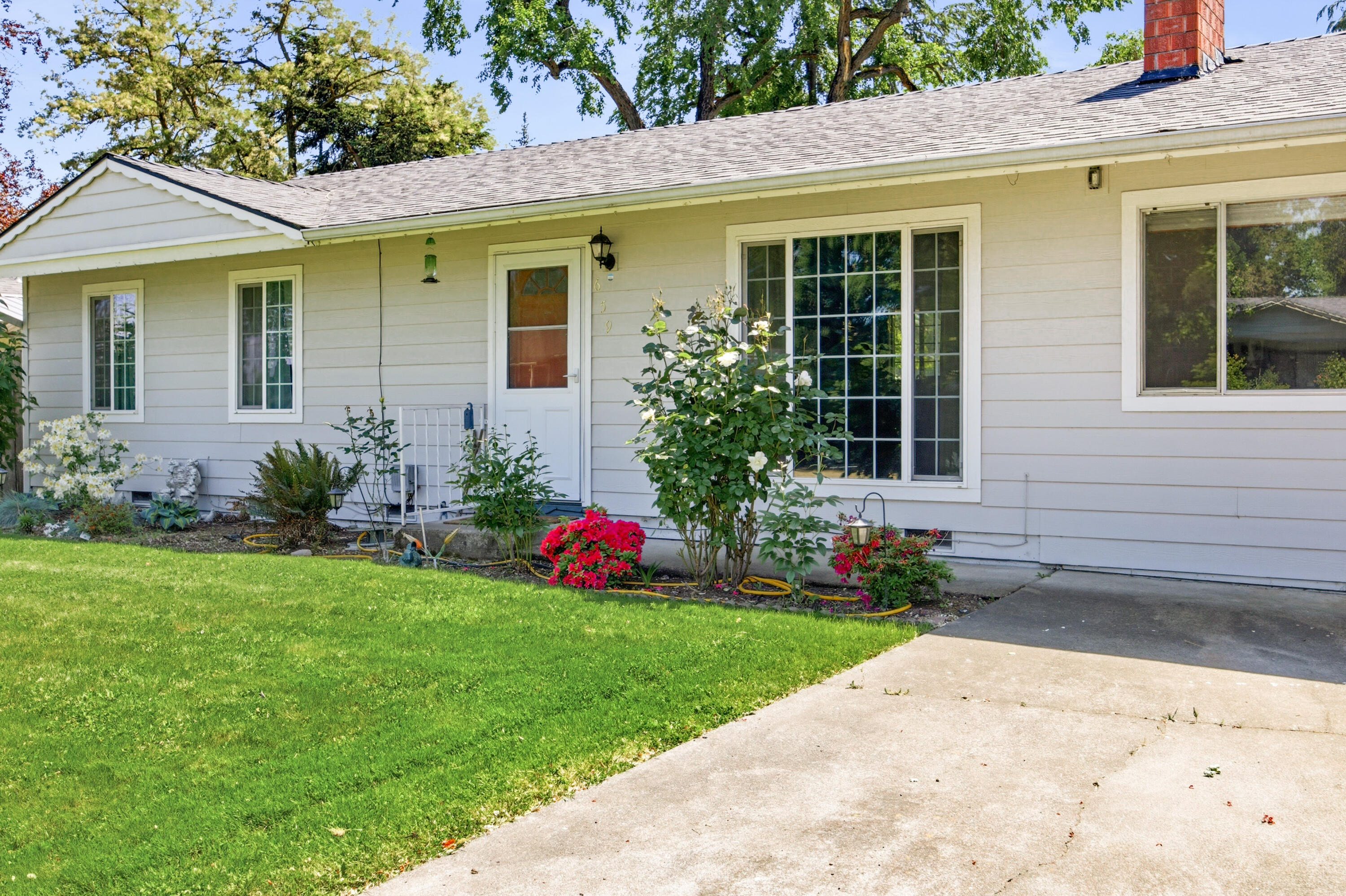 659 Herman Avenue Medford, OR 97501 - Photo 1 of 42 a view of a house with a garden