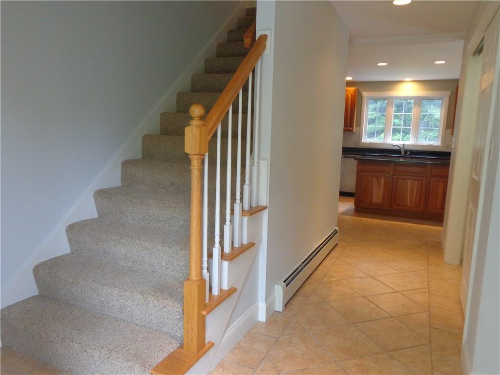 1 Hammond Road Kennebunk, ME 04043 - Photo 5 of 33 Front Foyer Entry with tiled floor.