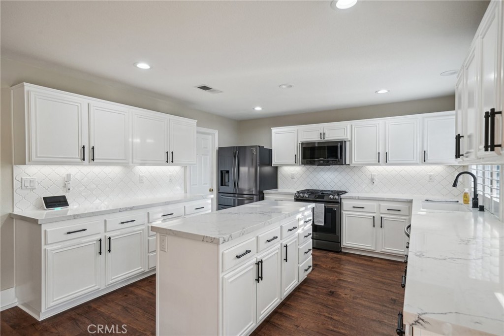 2575 Gilbert Avenue Corona, CA 92881 - Photo 15 of 58