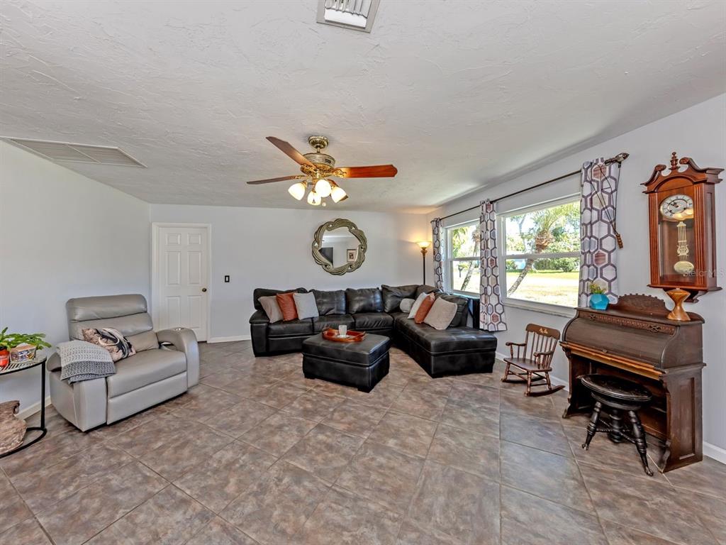 2972 Argyle Road Venice, FL 34293 - Photo 8 of 43