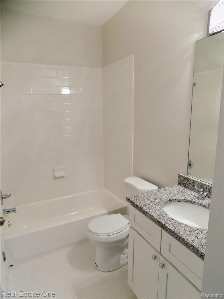 41754 Independence Drive Novi, MI 48377 - Photo 5 of 23 DSCN0390.JPG
