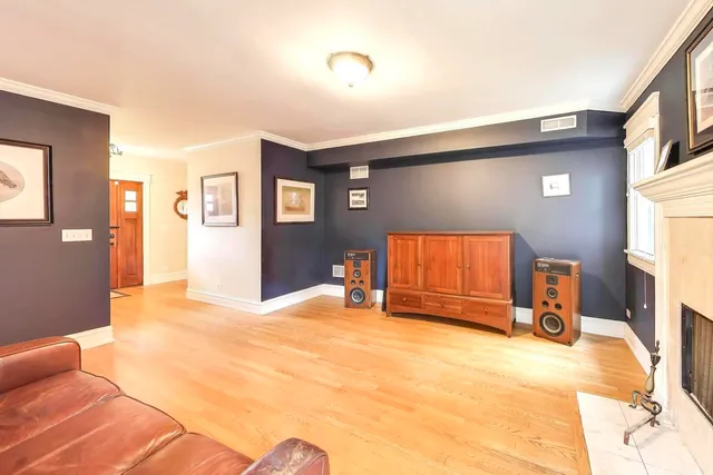 $728,000 | 315 South Beverly Lane, Arlington Heights, IL 60005