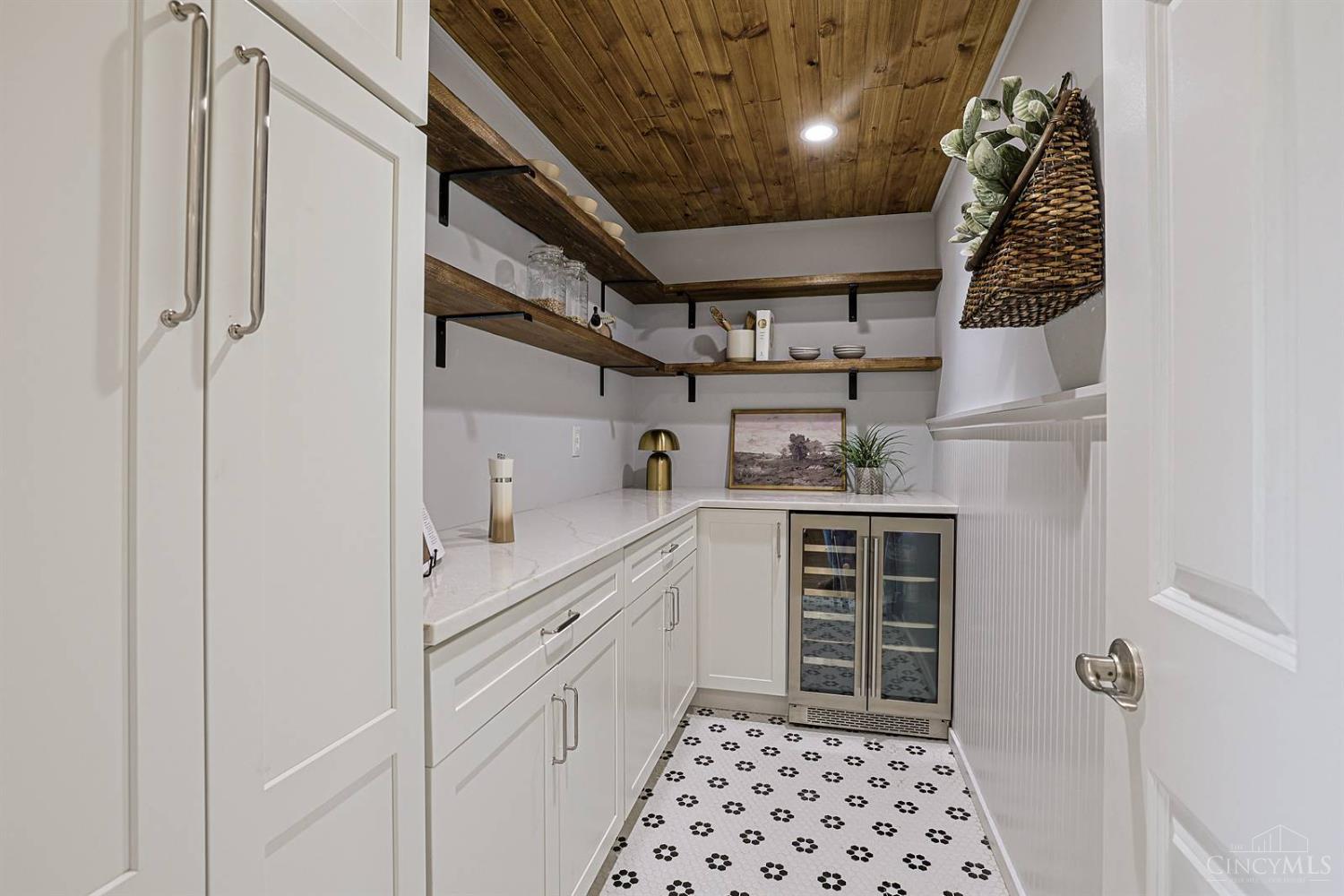 7811 Shawnee Run Road Cincinnati, OH 45243 - Photo 20 of 71