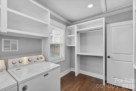 a view of utility room with washer and dryer