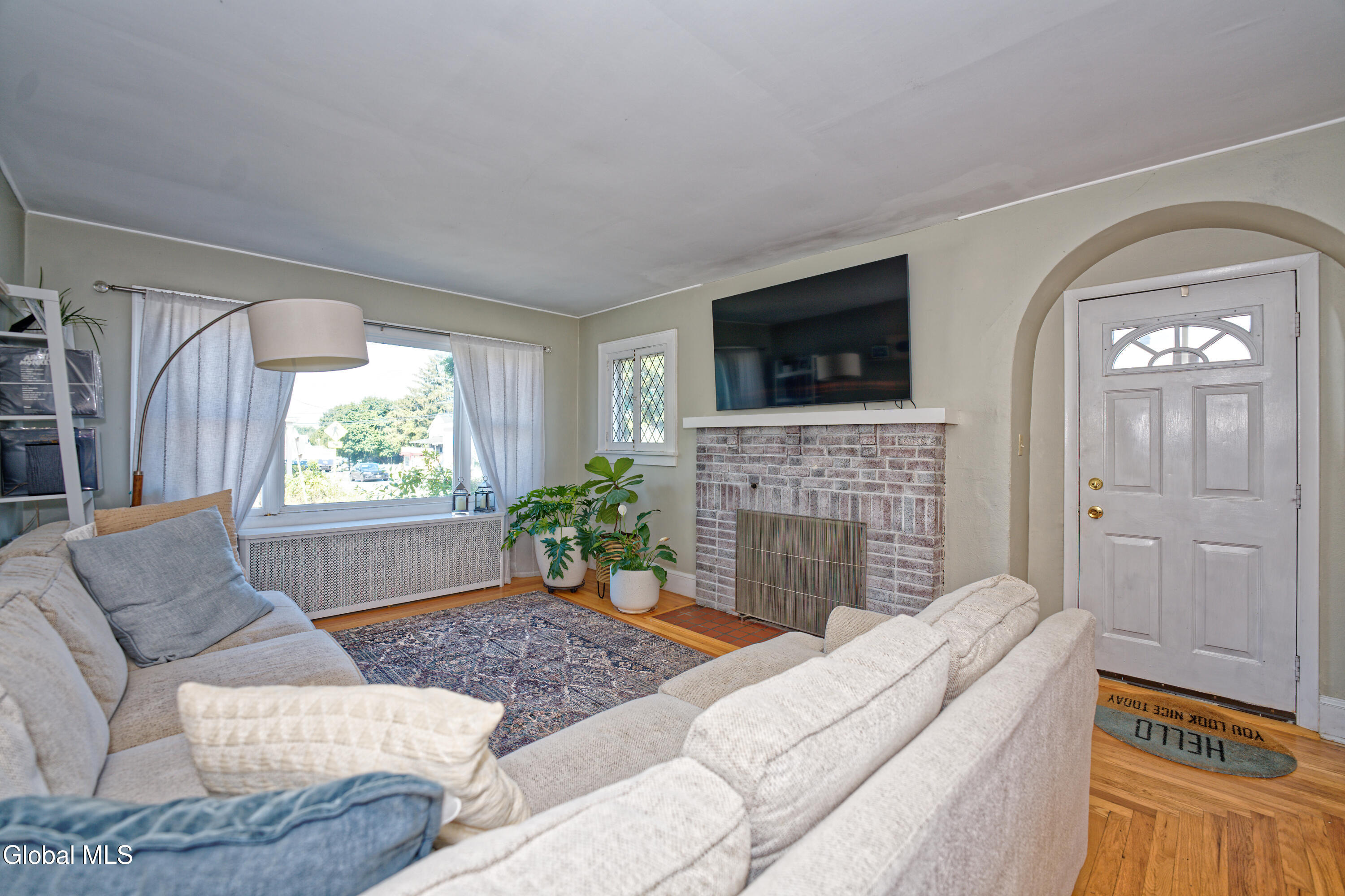 688 Hoosick Road Brunswick, NY 12180 - Photo 3 of 35 1 Livingroom 1