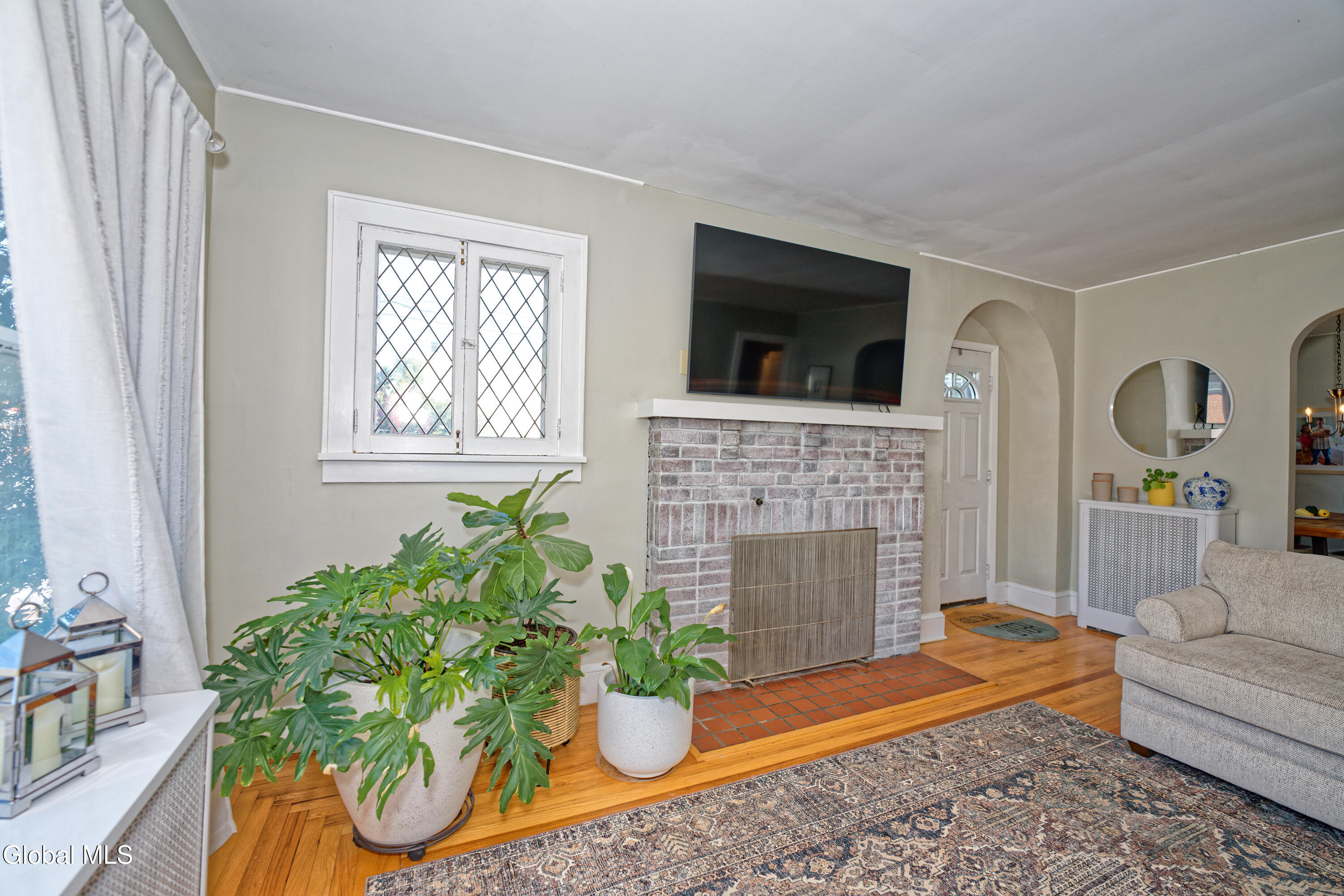 688 Hoosick Road Brunswick, NY 12180 - Photo 6 of 35 1 Livingroom 4