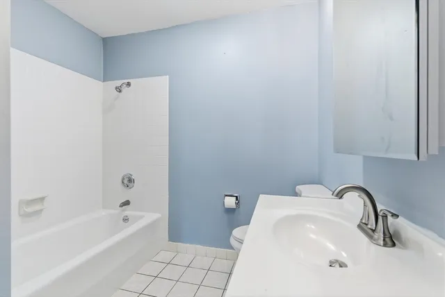 $229,000 | 190 South Wood Dale Road, Unit 208, Wood Dale, IL 60191