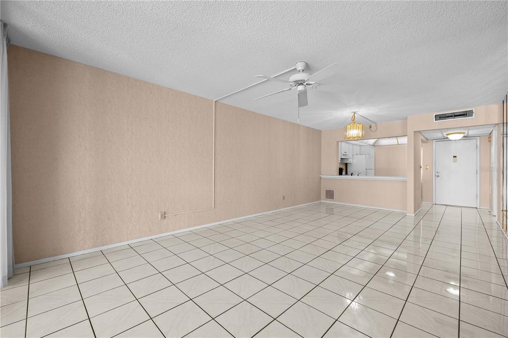 12300 Vonn Road, Unit 1205 Largo, FL 33774 - Photo 10 of 32 a view of an empty room and a bathroom