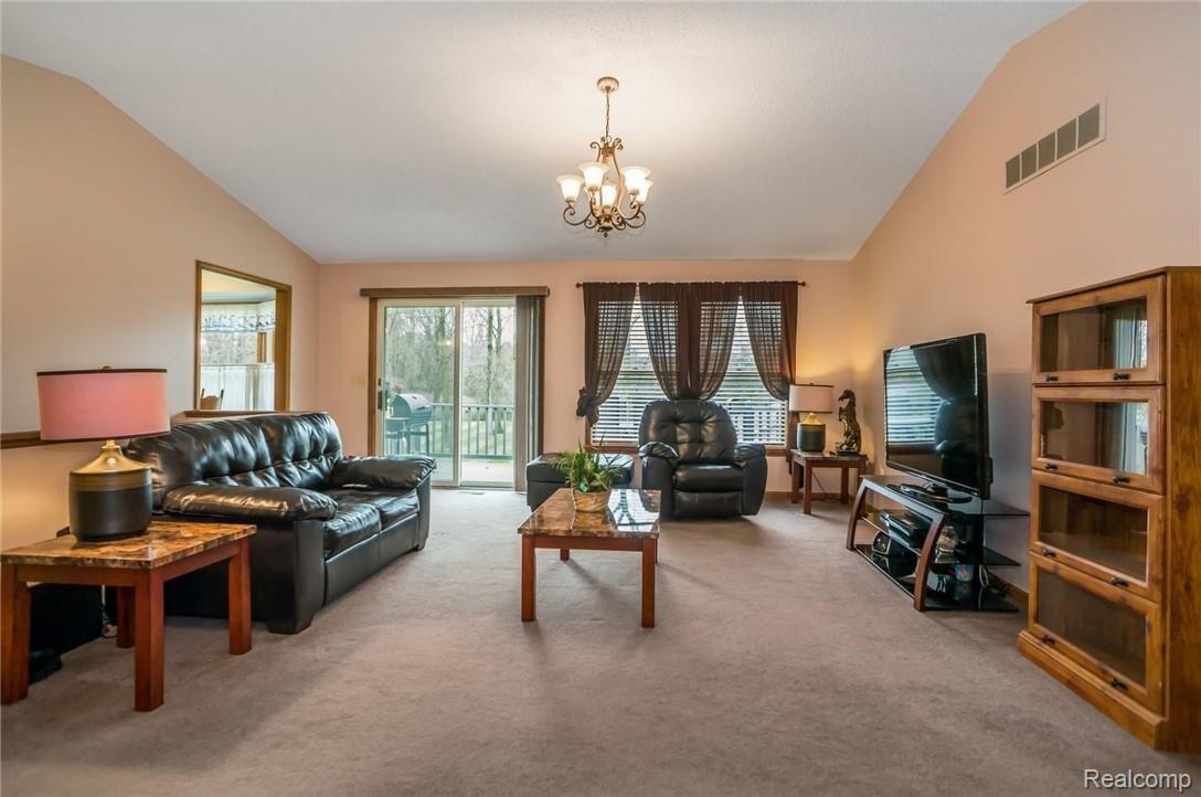 9051 Antcliff Road Howell, MI 48855 - Photo 2 of 26 8.jpg