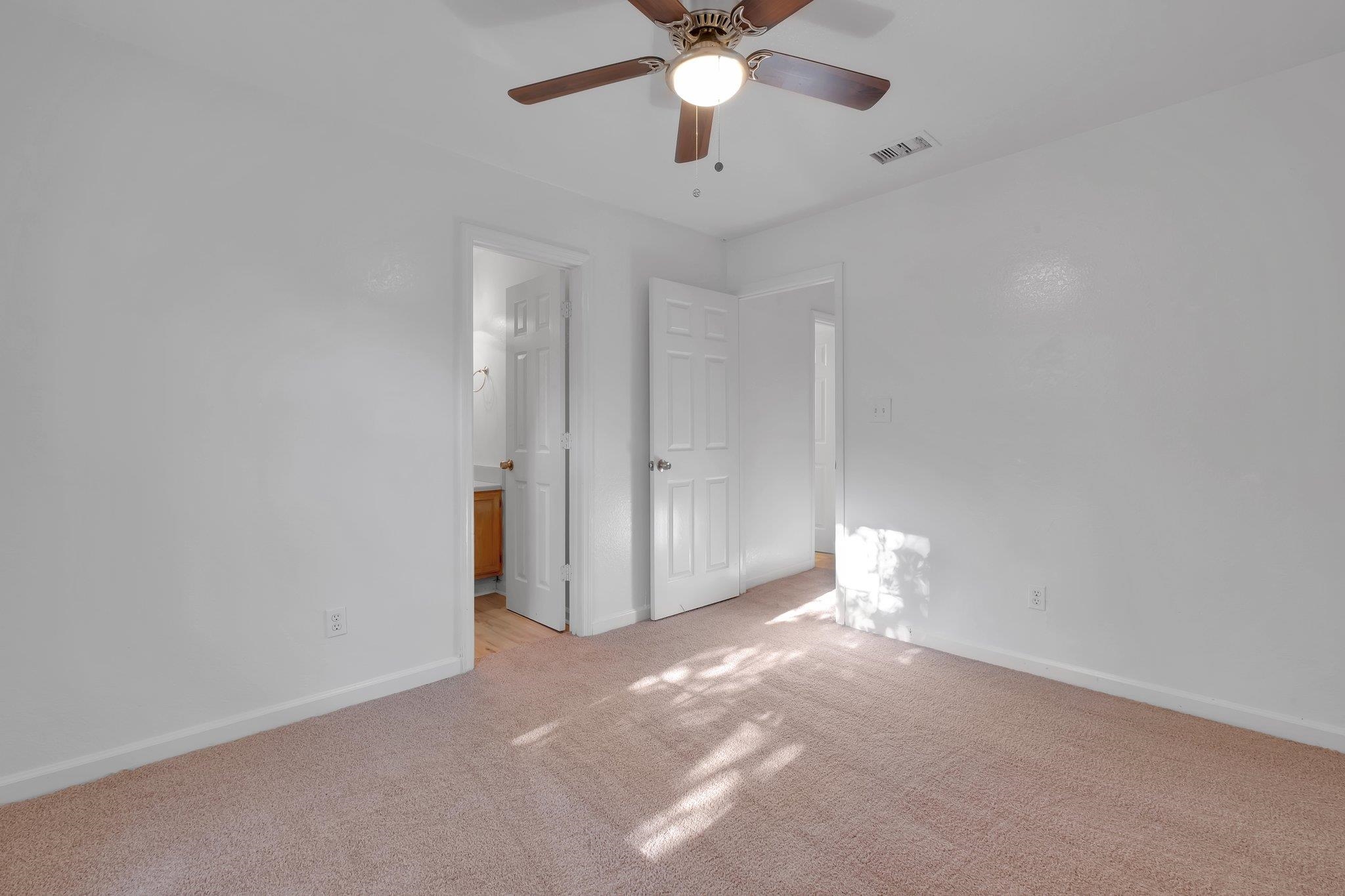 1264 Ocala Road, Unit B Tallahassee, FL 32304 - Photo 3 of 20