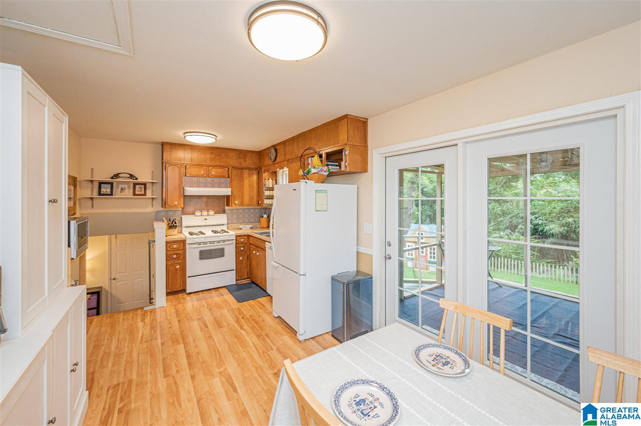 1136 Hardwick Lane Birmingham, AL 35209 - Photo 2 of 36