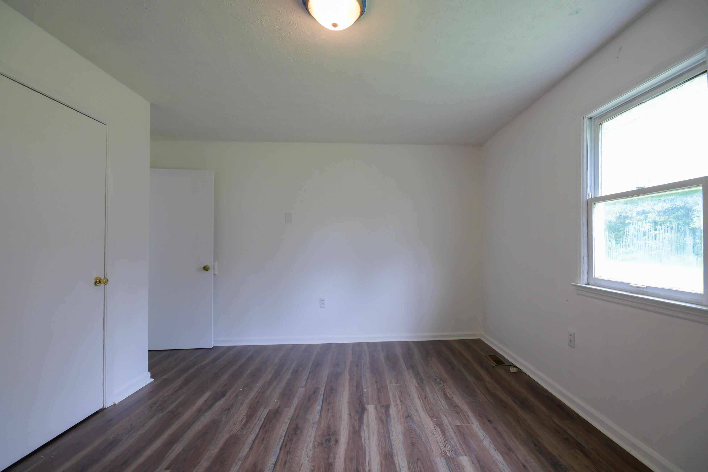 1735 Welch Road Jeffersonville, KY 40337 - Photo 12 of 32 Bedroom 2 (3 of 3)