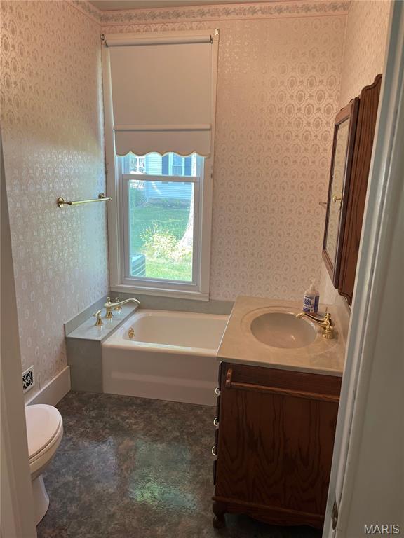 404 Maple Carrollton, IL 62016 - Photo 12 of 22