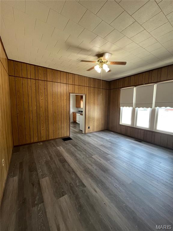 404 Maple Carrollton, IL 62016 - Photo 10 of 22