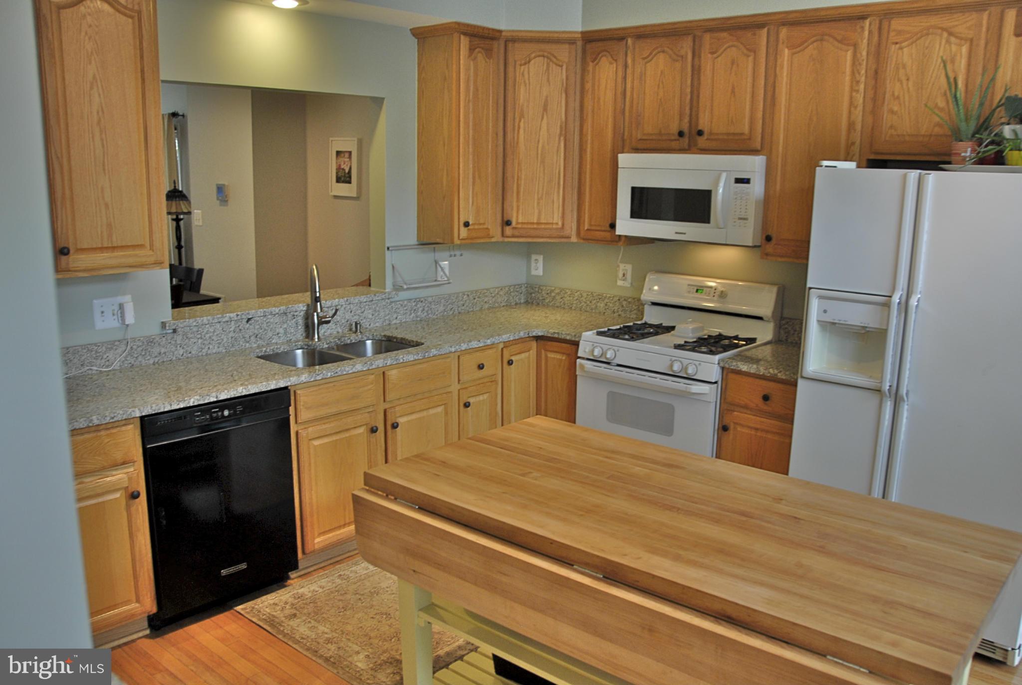 1273 Weatherstone Court Reston, VA 20194 - Photo 5 of 24 Kitchen