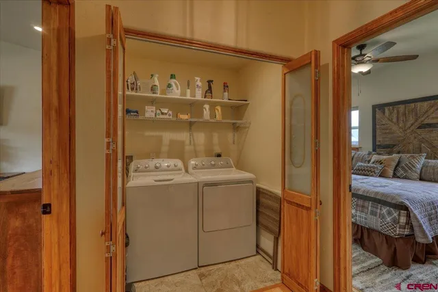 a view of utility room