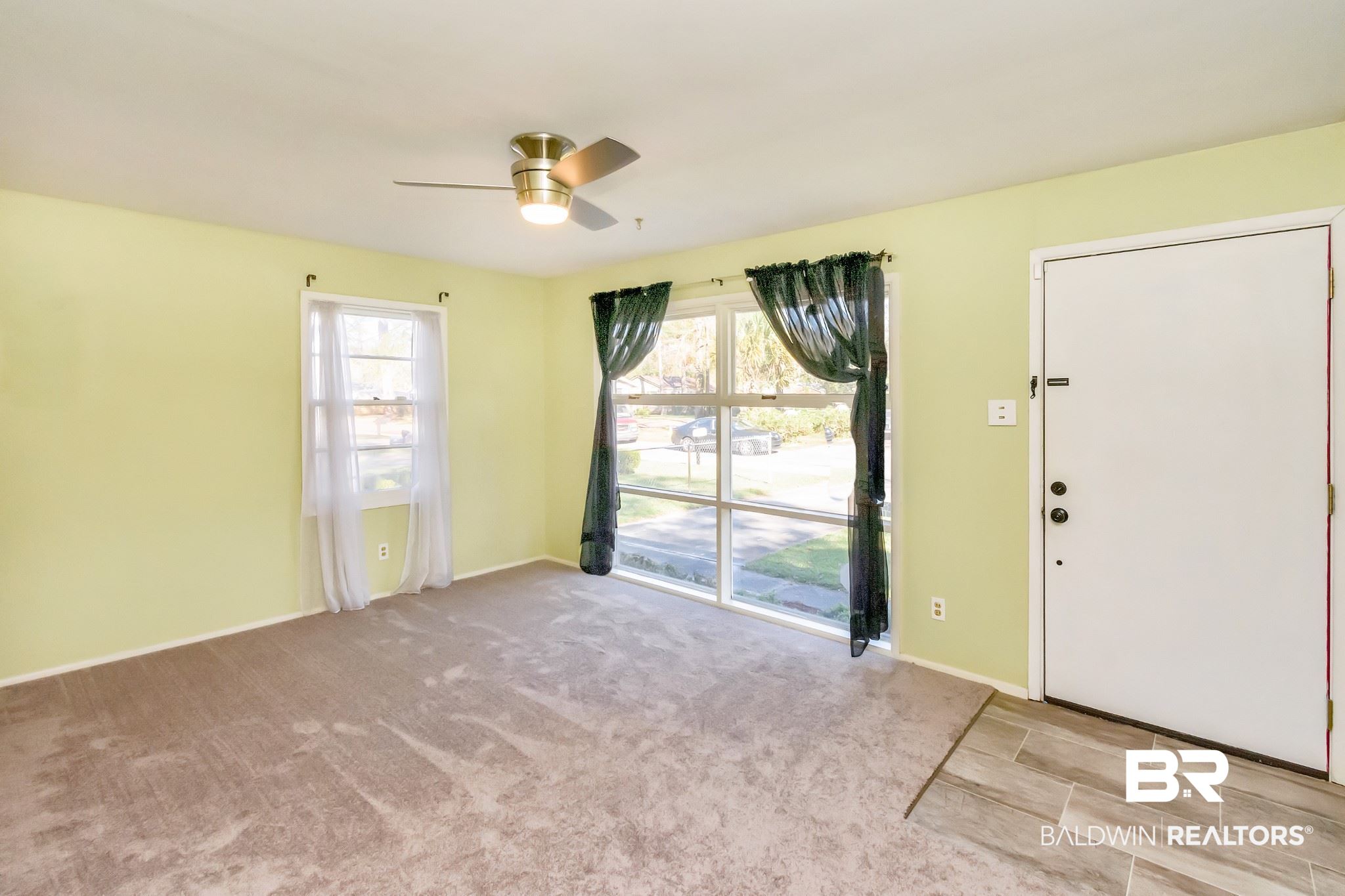 952 West Tanglewood Drive Mobile, AL 36606 - Photo 5 of 38