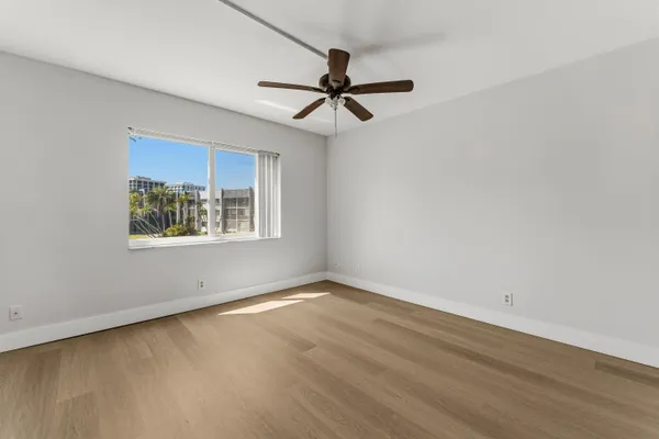 $2,000 | 1638 Embassy Drive, Unit 208, West Palm Beach, FL 33401