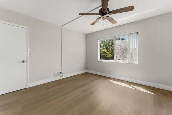 $2,000 | 1638 Embassy Drive, Unit 208, West Palm Beach, FL 33401