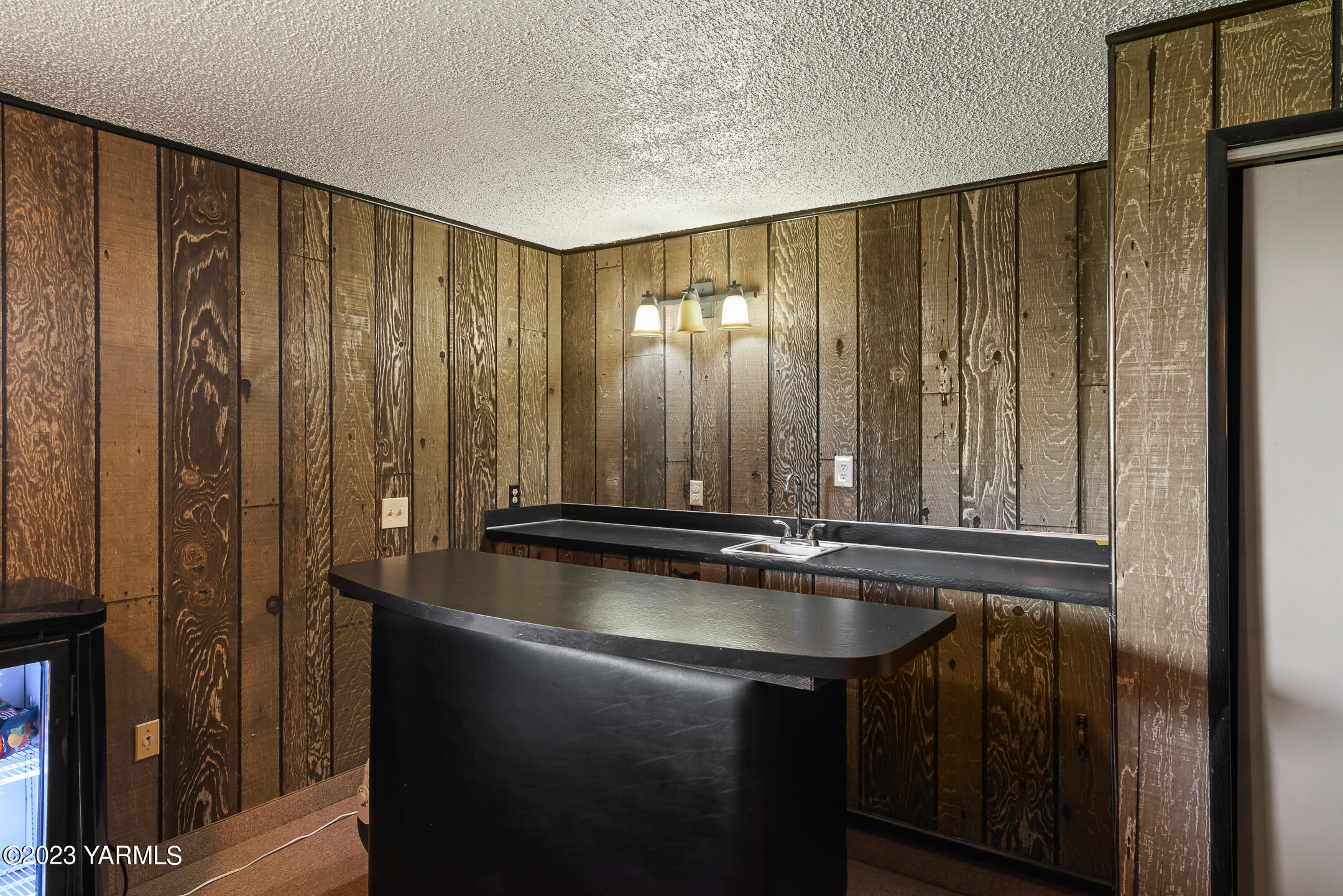 3410 Goodman Road Yakima, WA 98903 - Photo 23 of 33 Bar Area