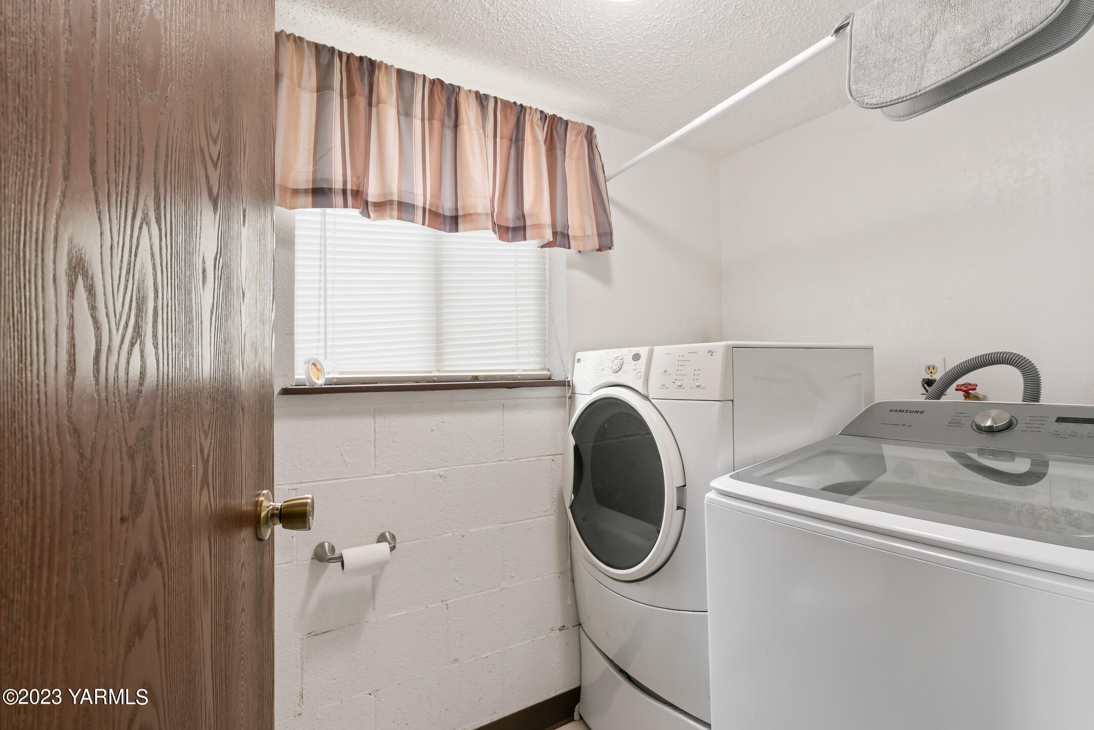3410 Goodman Road Yakima, WA 98903 - Photo 24 of 33 Laundry Room