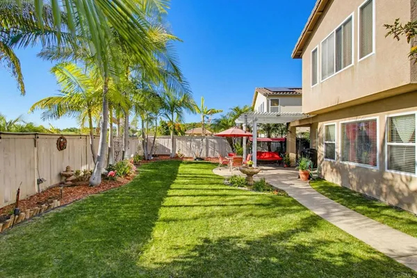 a view of outdoor space yard and porch