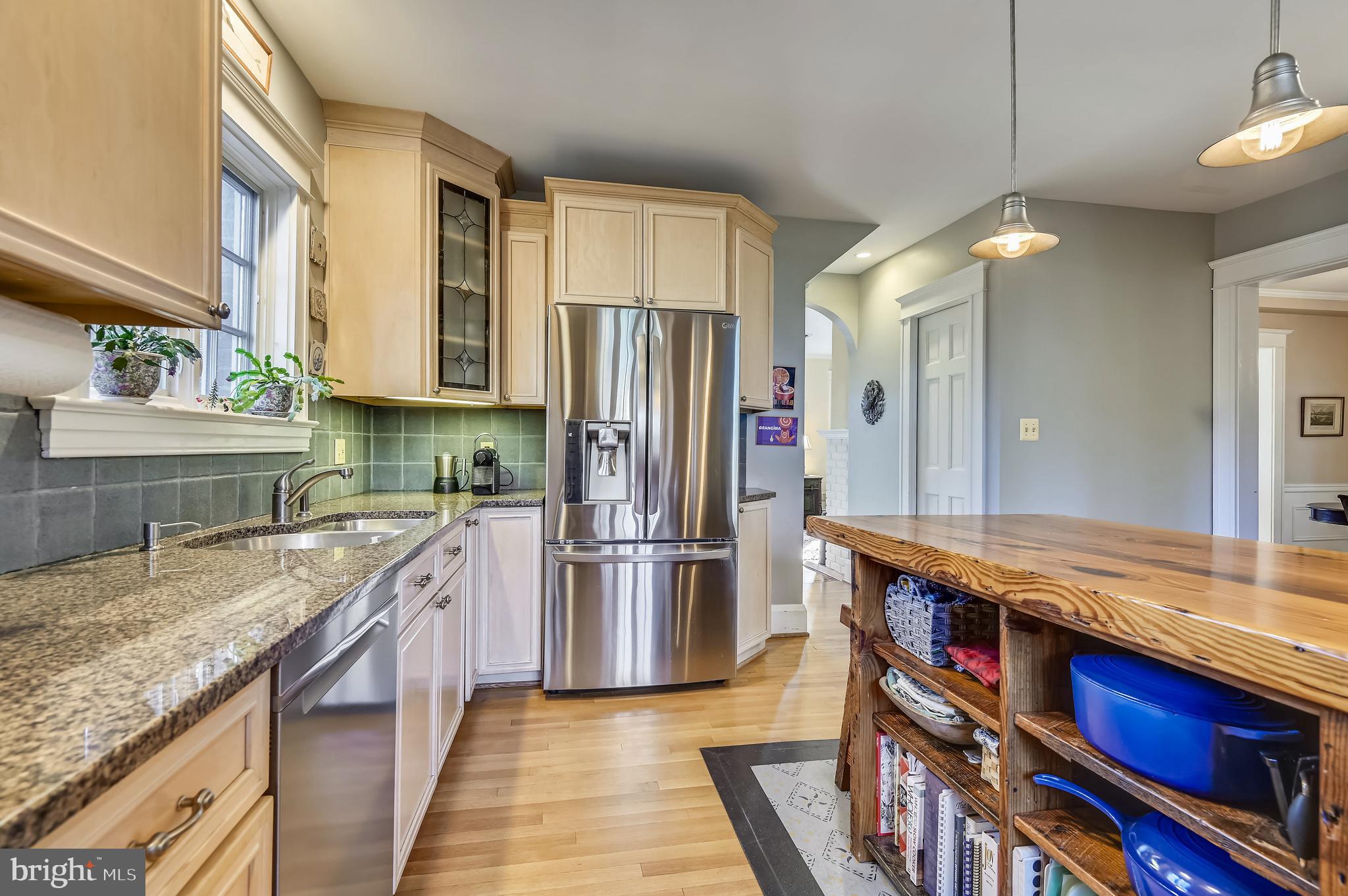 608 Hatherleigh Road Baltimore, MD 21212 - Photo 15 of 65 Loads of cabinets, Recessed Lighting