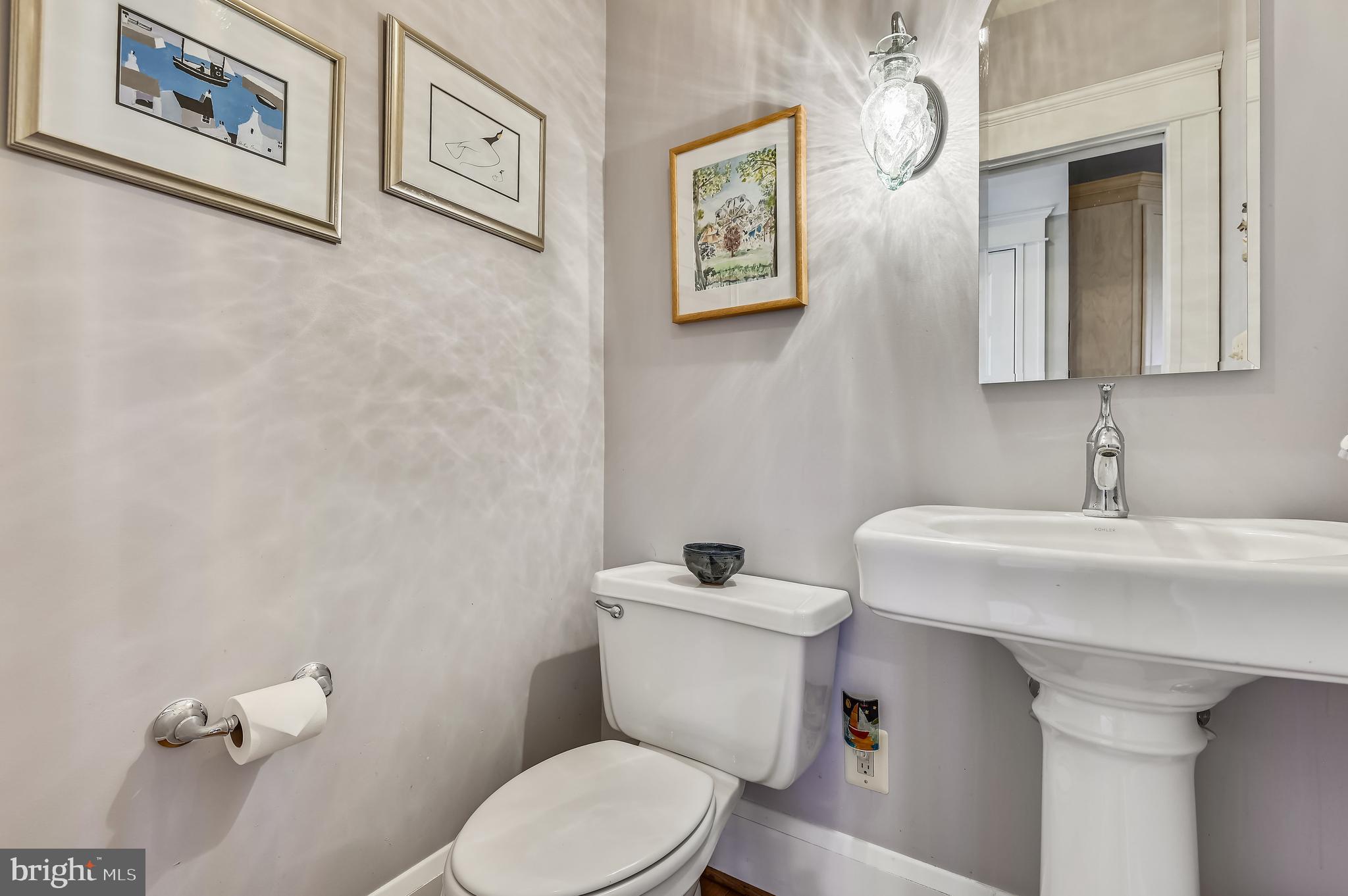 608 Hatherleigh Road Baltimore, MD 21212 - Photo 22 of 65 Powder Room on Main