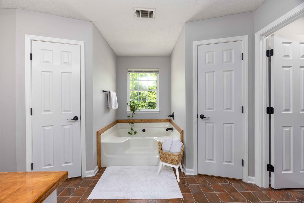 163 Teal Road Box Springs, GA 31801 - Photo 17 of 33 MASTER BATH
