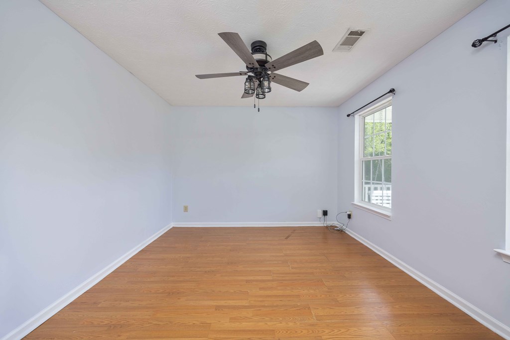 163 Teal Road Box Springs, GA 31801 - Photo 5 of 33 DINING ROOM