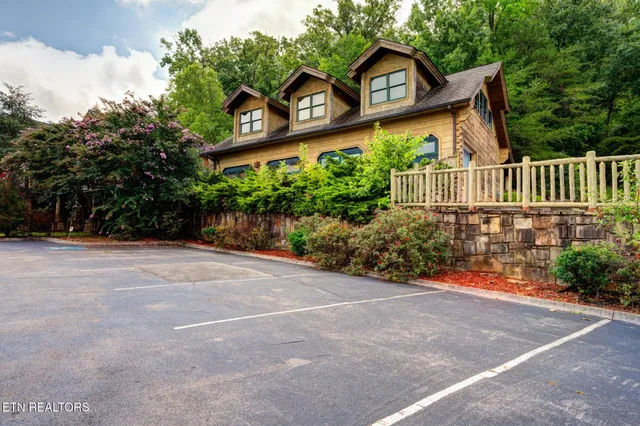 $1,199,000 | 119 West Dumplin Valley Road, Kodak, TN 37764