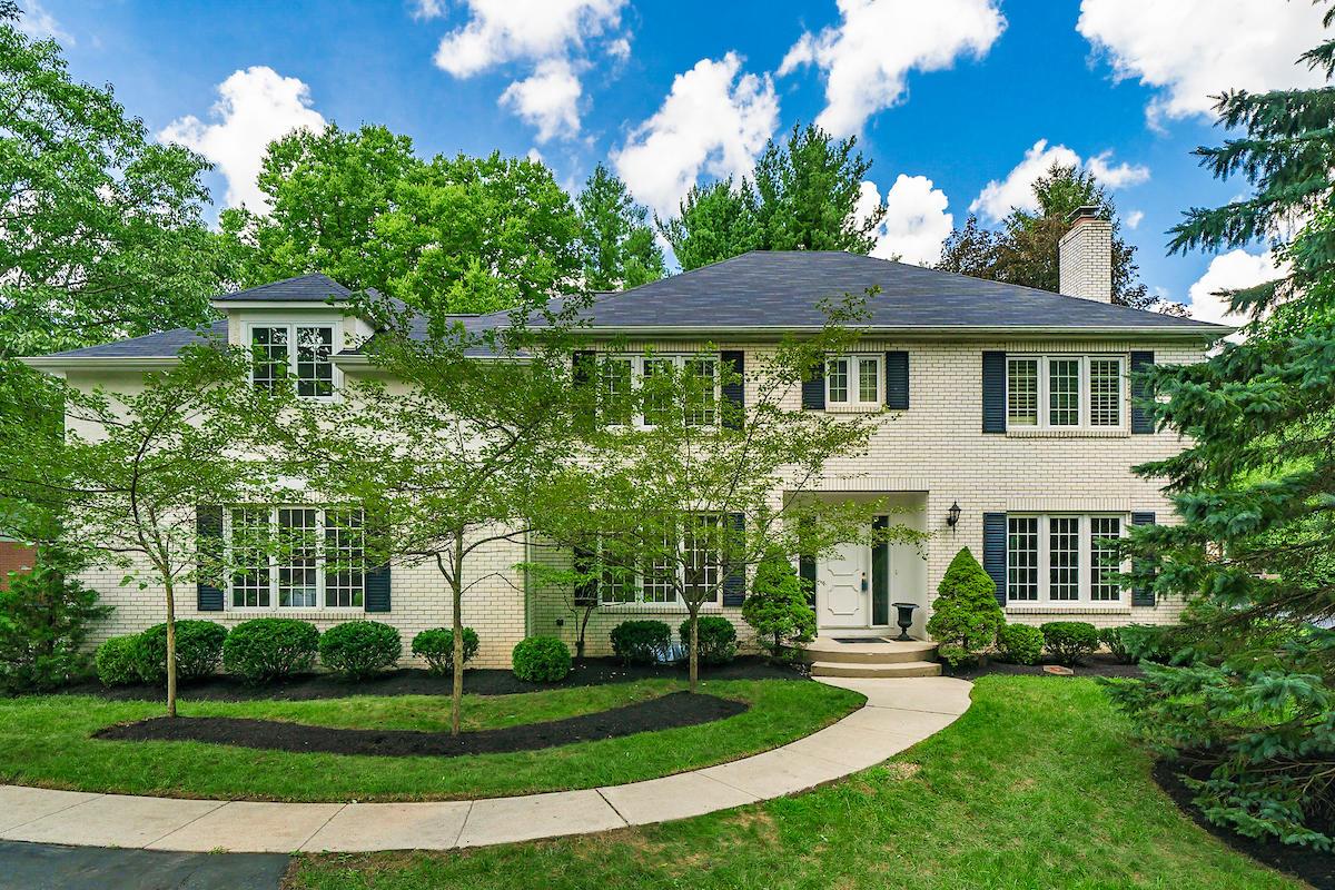 2768 Edgewood Road Upper Arlington, OH 43220 - Photo 1 of 36