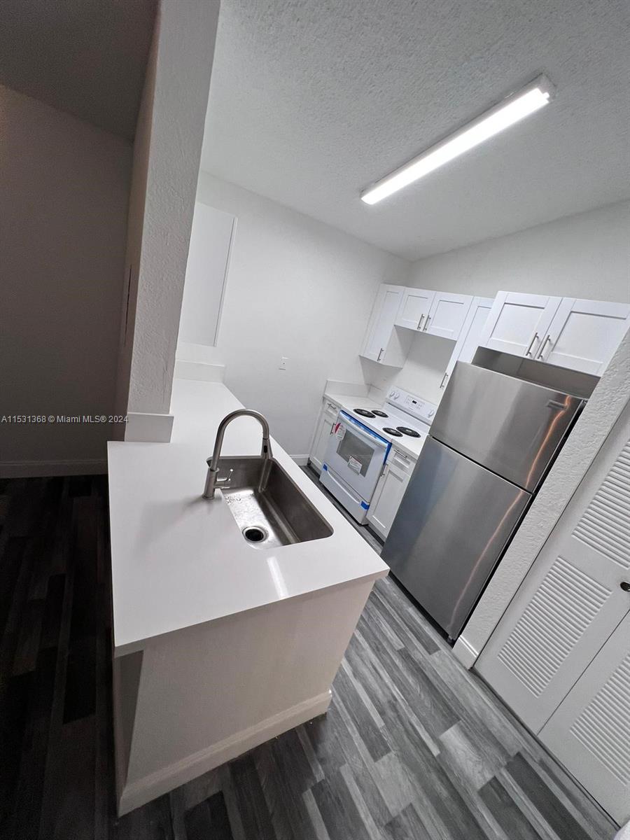 2820 North Oakland Forest Dr Unit 304  