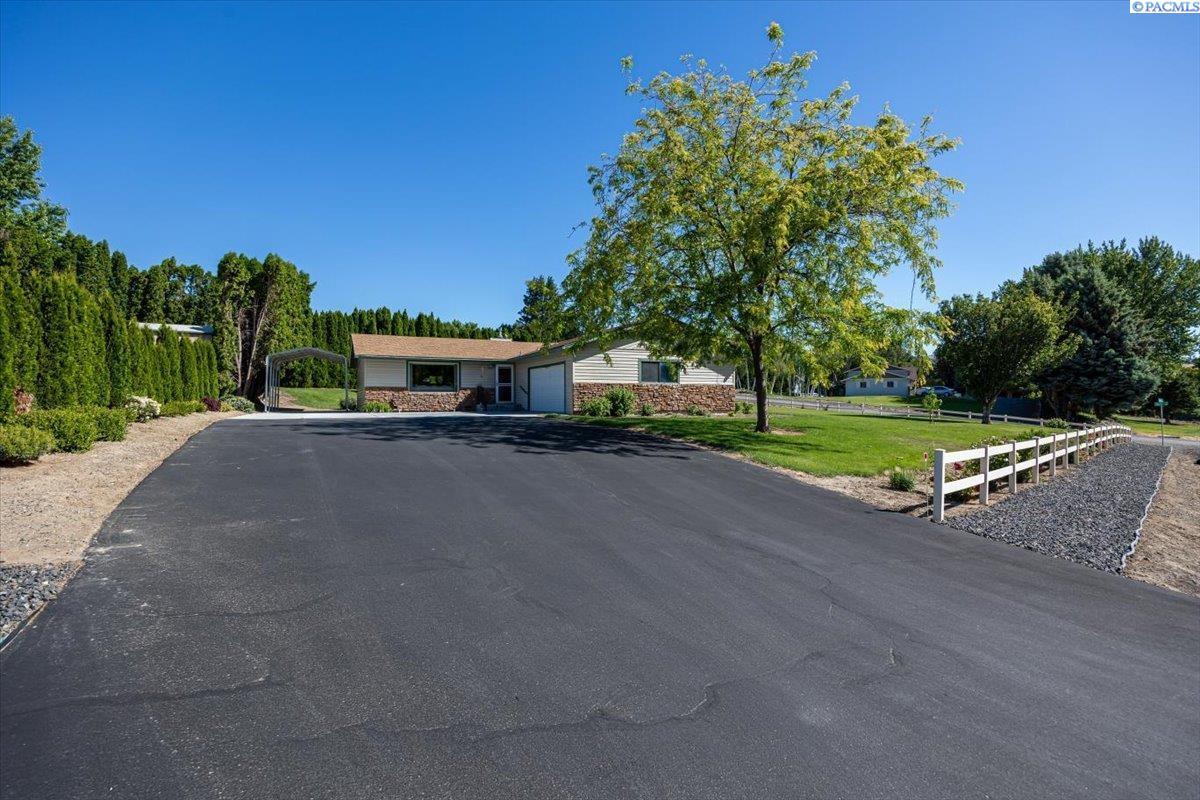 4904 South Toro Road Kennewick, WA 99338 - Photo 5 of 35 Gallery Image 5