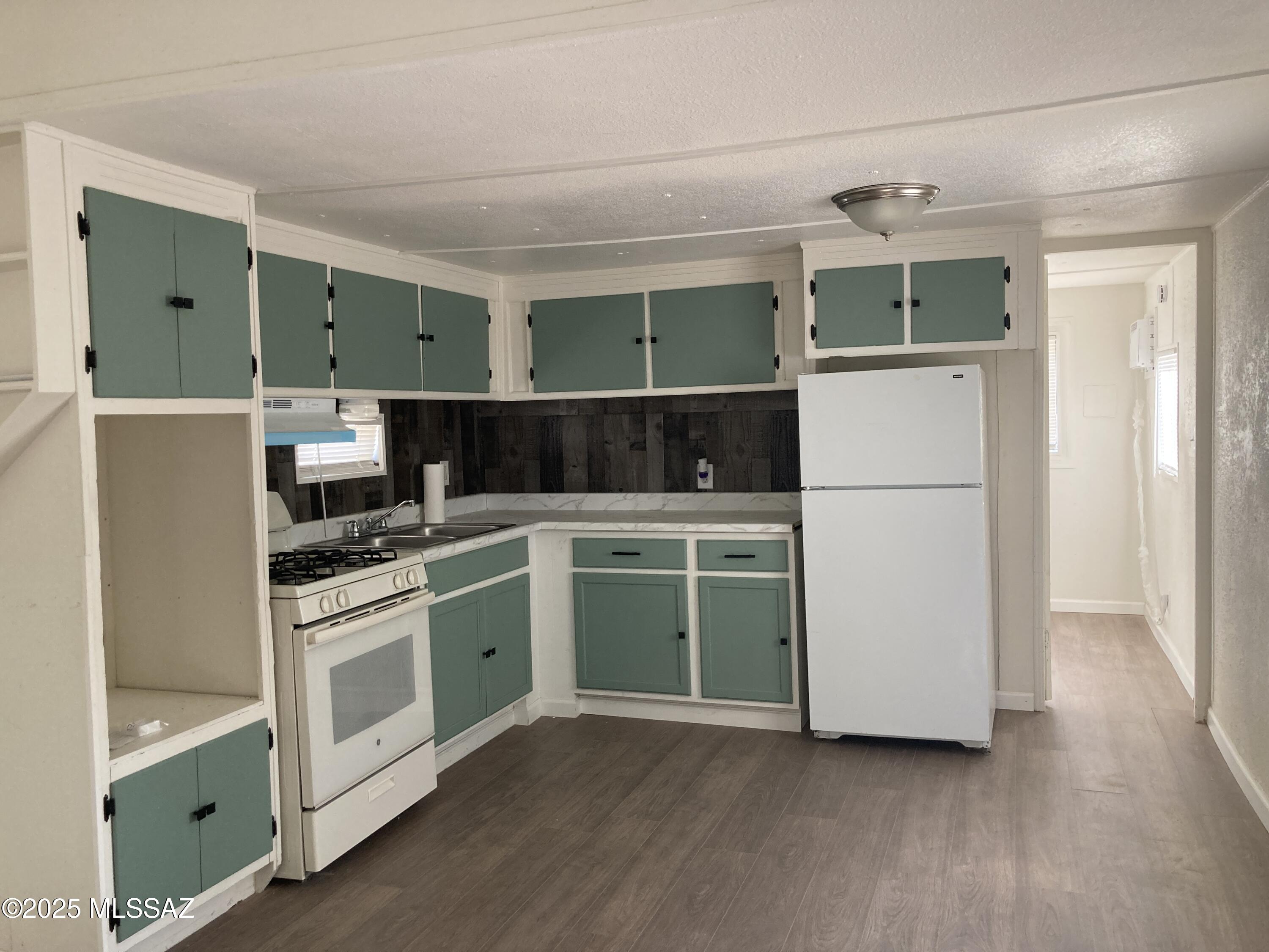 1741 West Wetmore Road, Unit 4 Tucson, AZ 85705 - Photo 4 of 11